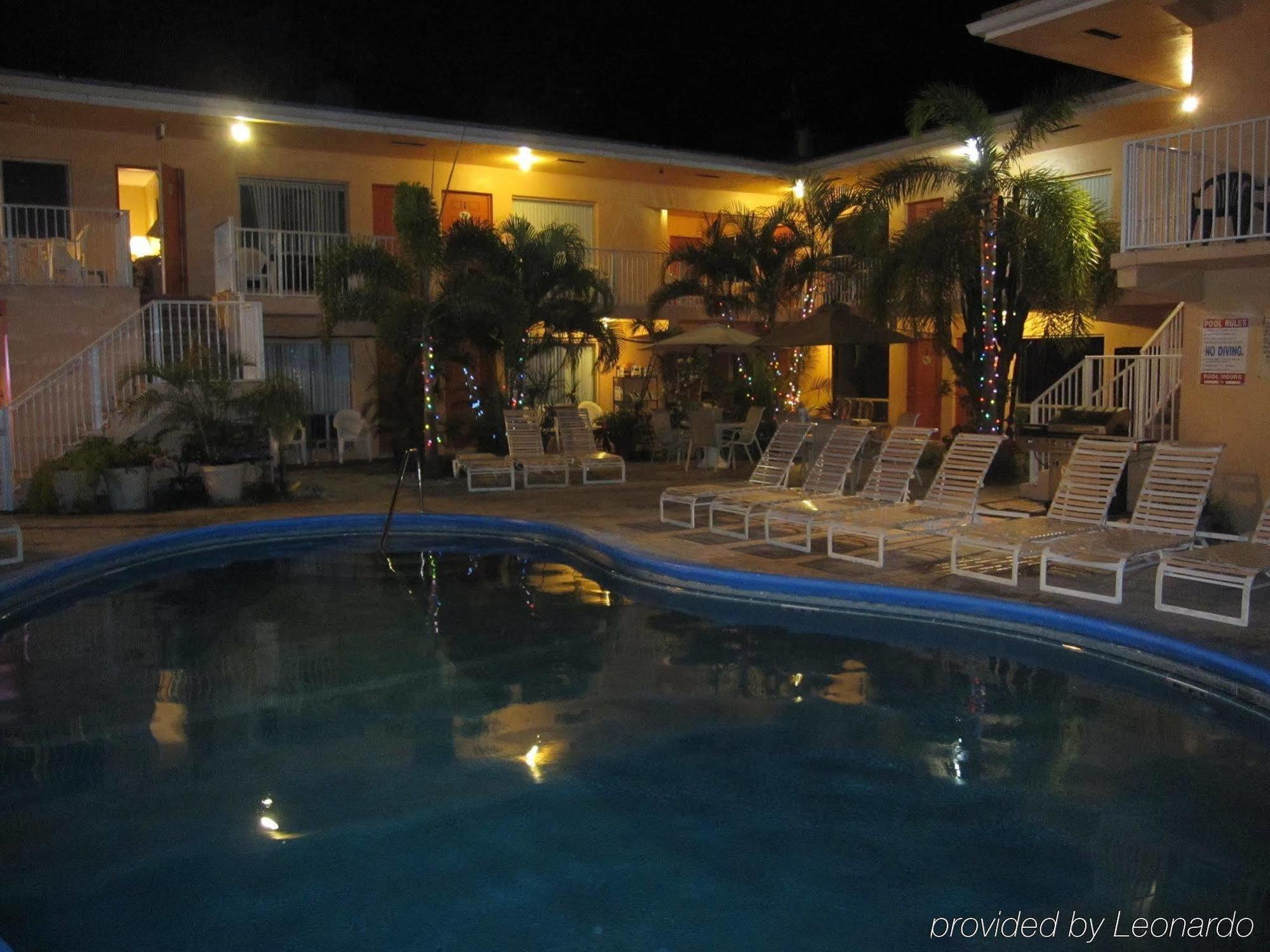 Blue Strawberry By The Sea Hotel Lauderdale-by-the-Sea Екстериор снимка