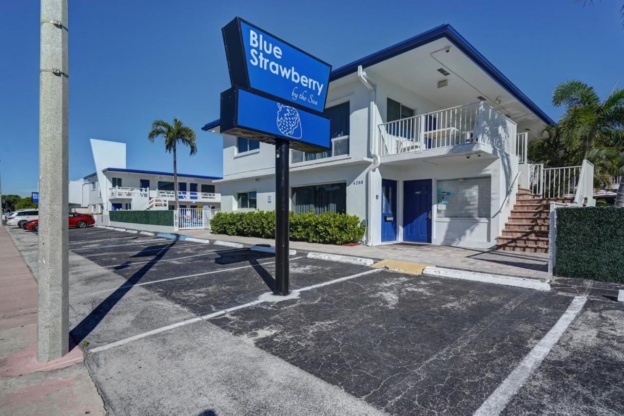 Blue Strawberry By The Sea Hotel Lauderdale-by-the-Sea Екстериор снимка